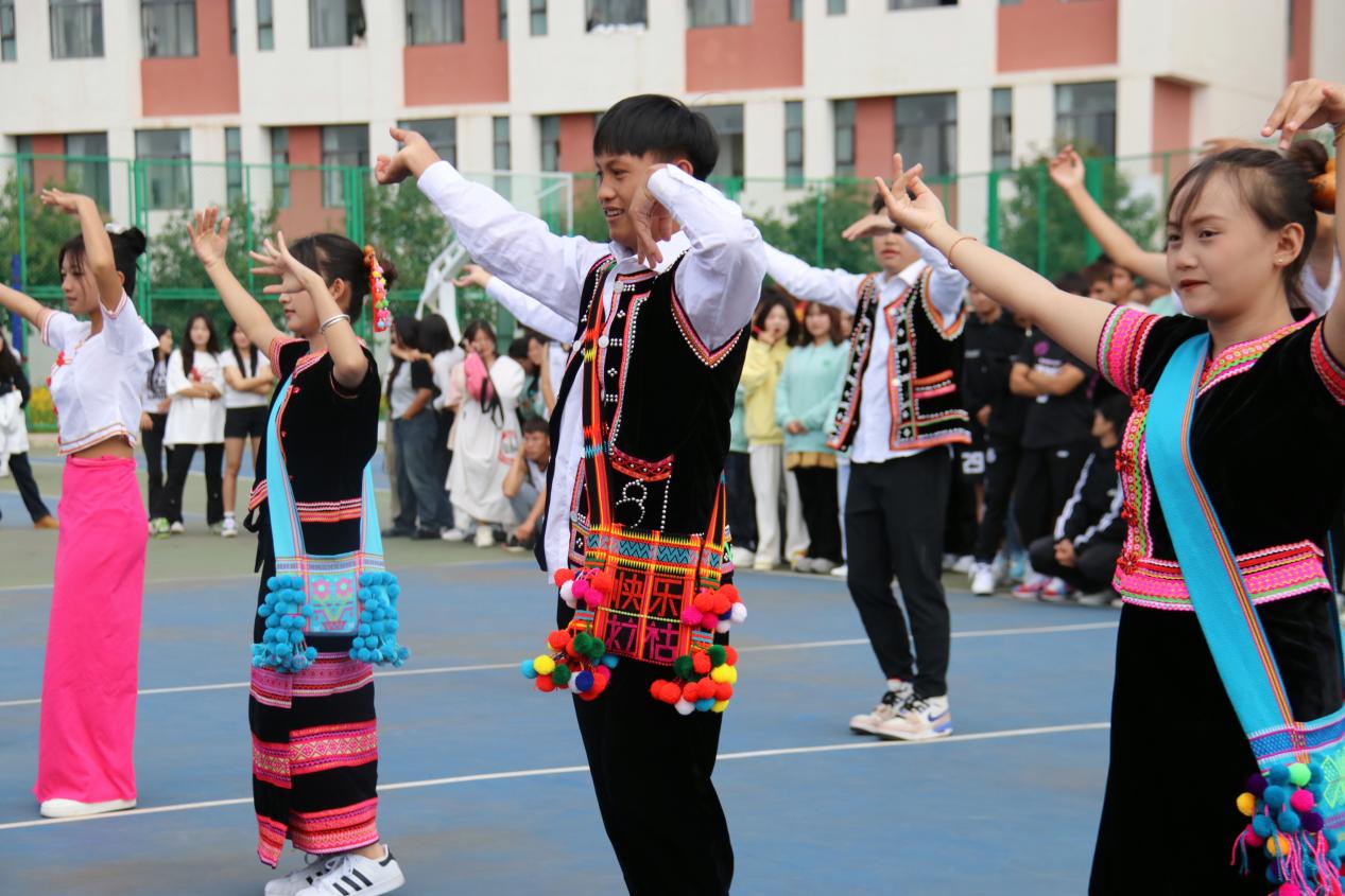 8cf8d009bd3f4cca38642a57a7e2191